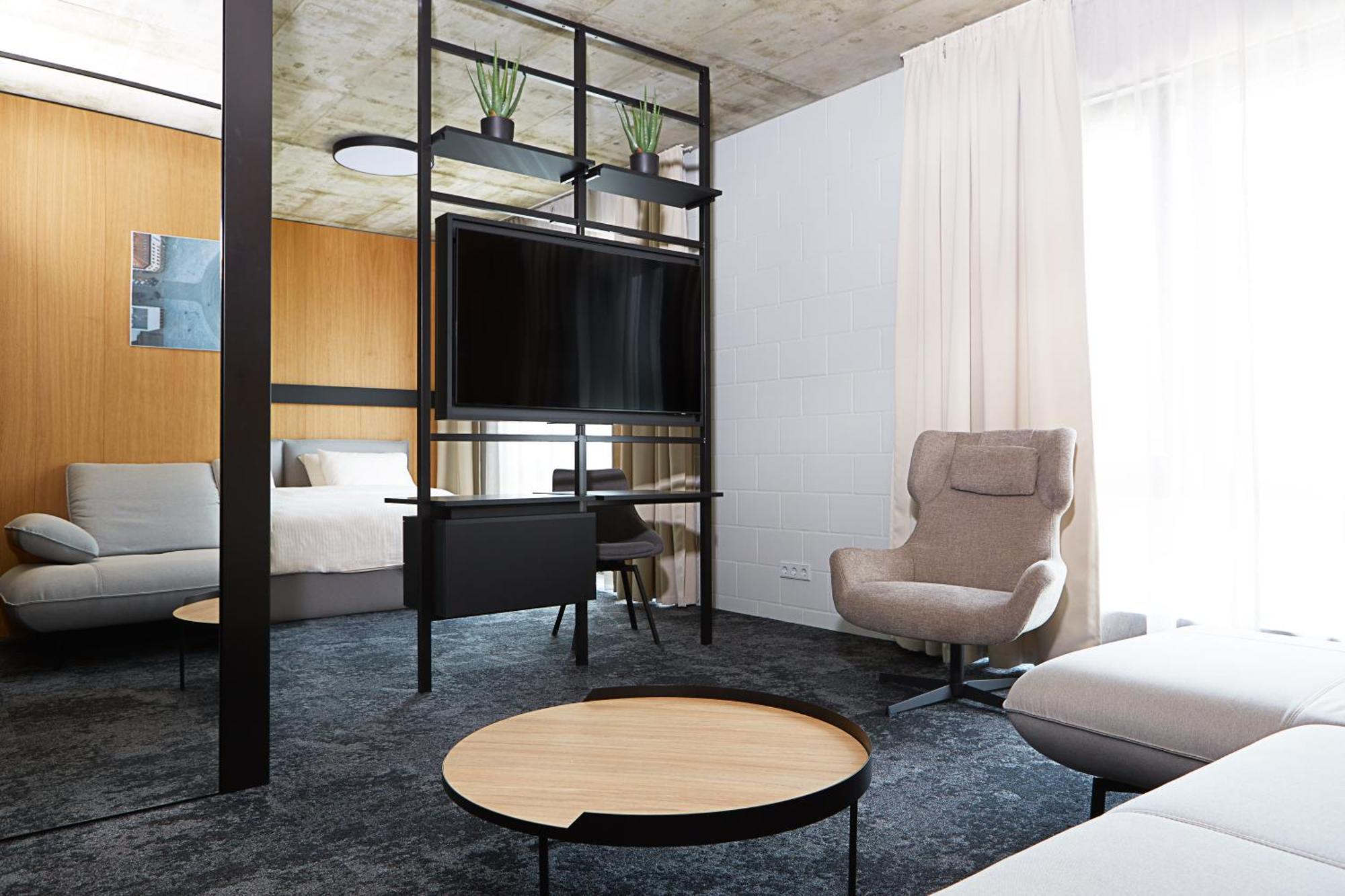 Air Hotel Karmėlava Εξωτερικό φωτογραφία