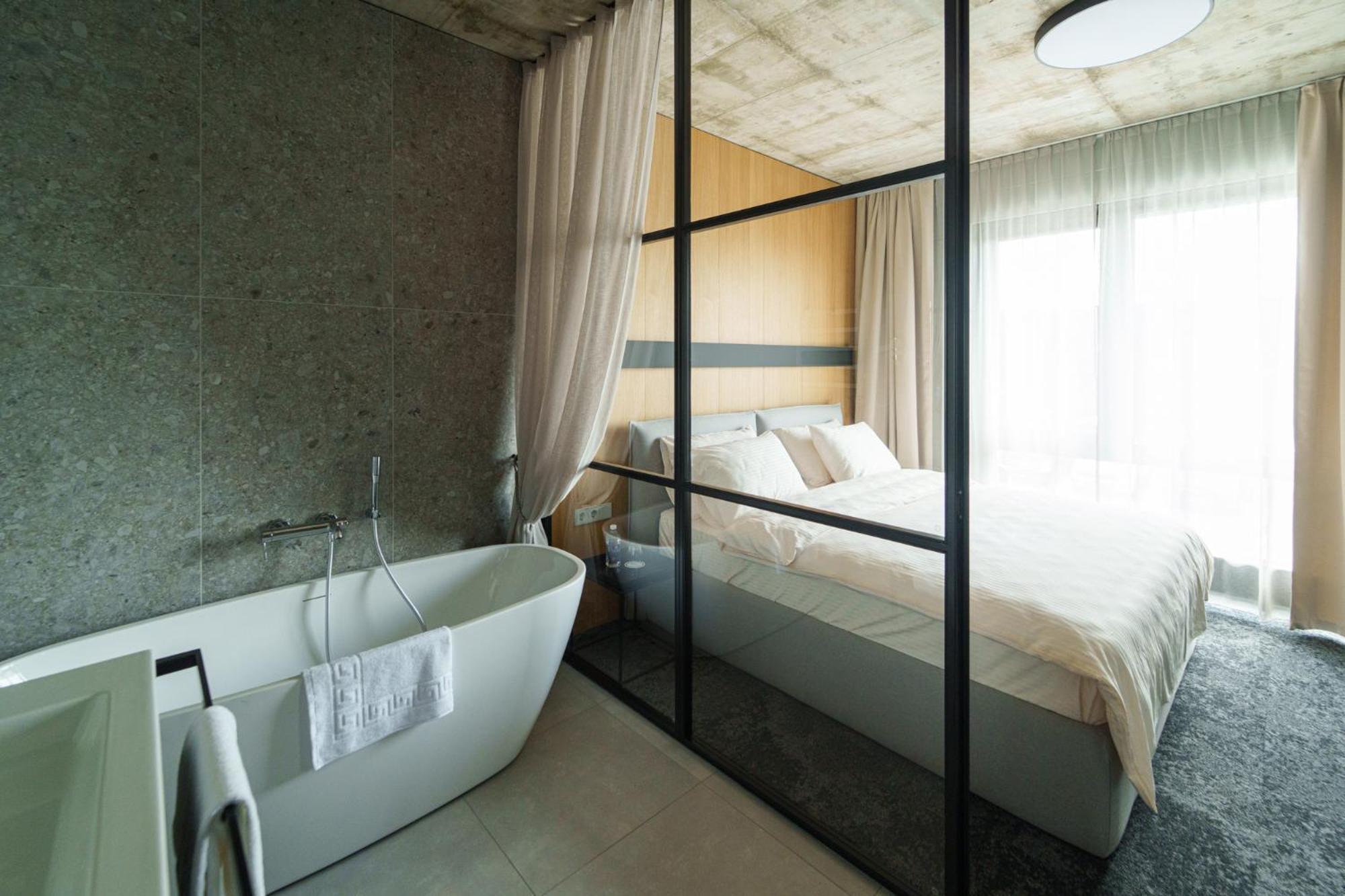 Air Hotel Karmėlava Εξωτερικό φωτογραφία
