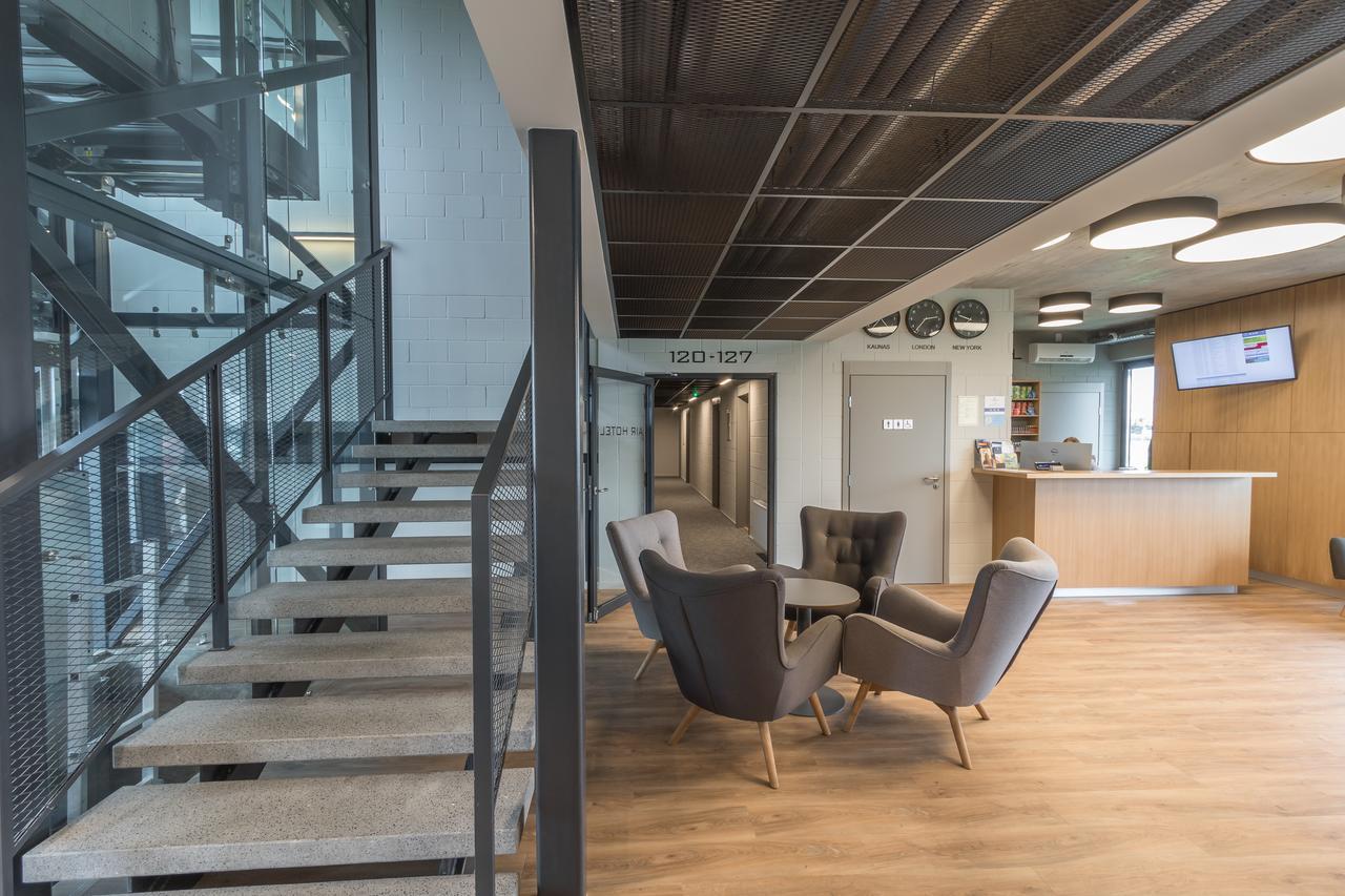 Air Hotel Karmėlava Εξωτερικό φωτογραφία