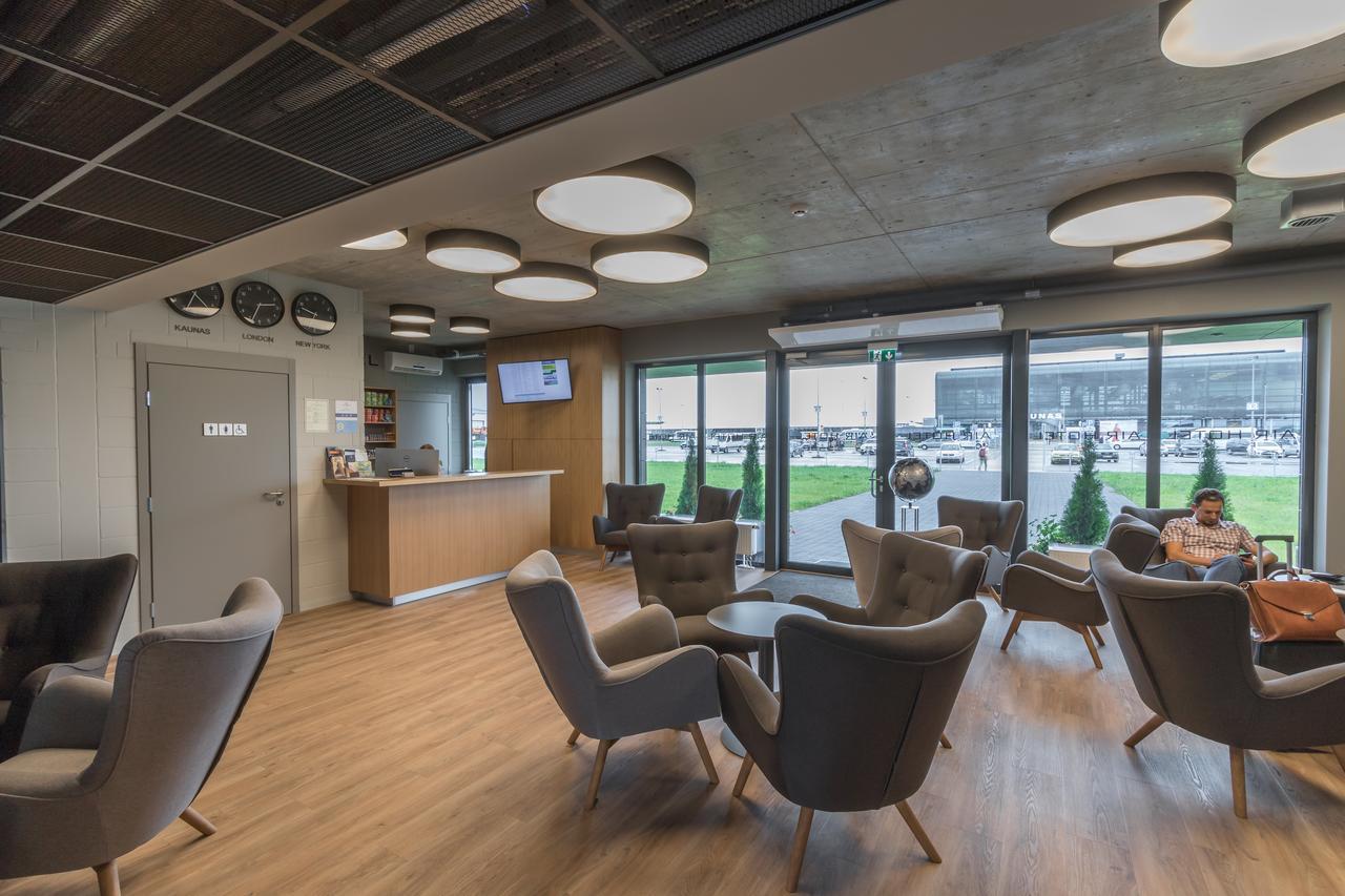 Air Hotel Karmėlava Εξωτερικό φωτογραφία