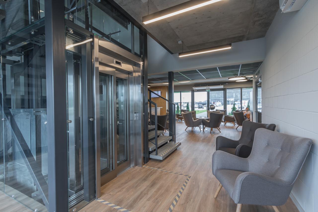 Air Hotel Karmėlava Εξωτερικό φωτογραφία